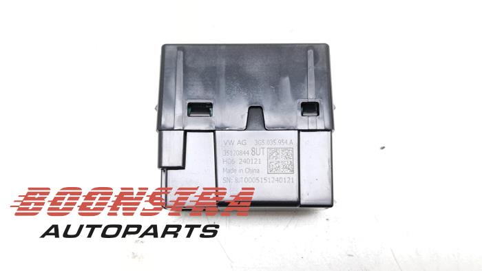 Gebruikte USB module Cupra Formentor 1.4 e-Hybrid VZ 16V Prijs € 24,95 Margeregeling aangeboden door Boonstra Autoparts