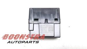 Gebruikte USB module Cupra Formentor 1.4 e-Hybrid VZ 16V Prijs € 24,95 Margeregeling aangeboden door Boonstra Autoparts