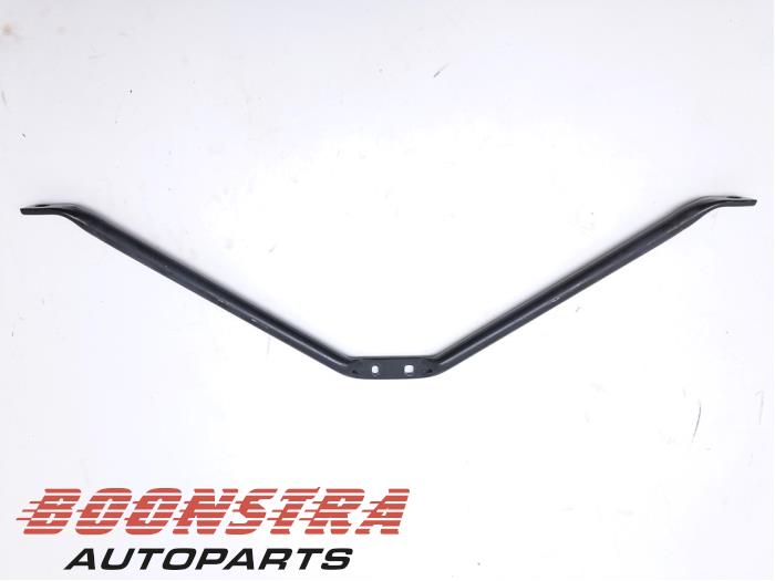 Gebruikte Frontdeel steun BMW 5 serie Touring (G61) 530e 2.0 TwinPower Turbo 16V Prijs € 48,34 Inclusief btw aangeboden door Boonstra Autoparts