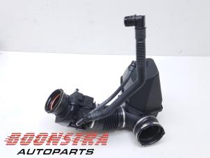 Gebruikte Luchtfilterhuis BMW 5 serie Touring (G61) 530e 2.0 TwinPower Turbo 16V Prijs € 106,42 Inclusief btw aangeboden door Boonstra Autoparts