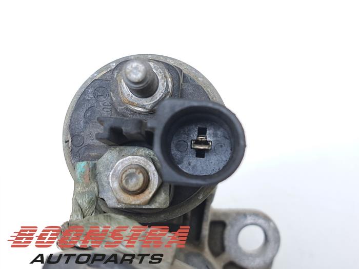 Startmotor van een Volkswagen Crafter (SY) 2.0 TDI 2018