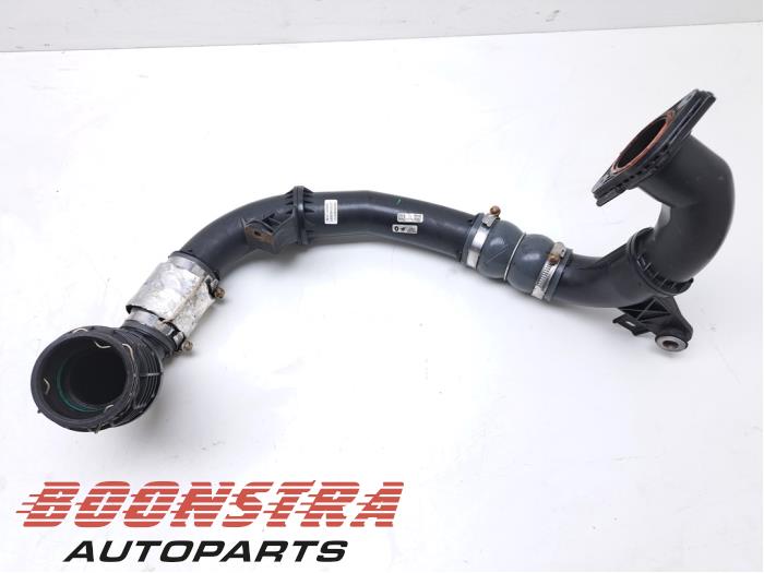Gebruikte Intercooler Buis Renault Trafic (1FL/2FL/3FL/4FL) 2.0 dCi 16V 145 Prijs € 181,44 Inclusief btw aangeboden door Boonstra Autoparts