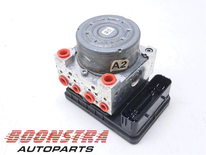 Gebruikte ABS Pomp Ford Fiesta 7 1.0 EcoBoost 12V 125 Prijs € 139,95 Margeregeling aangeboden door Boonstra Autoparts