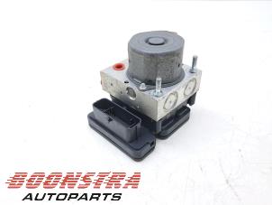 Gebruikte ABS Pomp Renault Kadjar (RFEH) 1.2 Energy TCE 130 Prijs € 119,95 Margeregeling aangeboden door Boonstra Autoparts