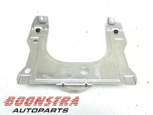 Gebruikte Steun (diversen) Audi R8 (4S3/4SP) 5.2 V10 Plus Quattro Prijs € 24,95 Margeregeling aangeboden door Boonstra Autoparts