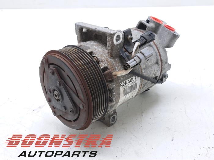 Gebruikte Aircopomp Renault Clio IV (5R) 0.9 Energy TCE 90 12V Prijs € 49,95 Margeregeling aangeboden door Boonstra Autoparts