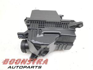 Gebruikte Luchtfilterhuis Kia Stonic (YB) 1.0i T-GDi 12V Prijs € 72,95 Margeregeling aangeboden door Boonstra Autoparts