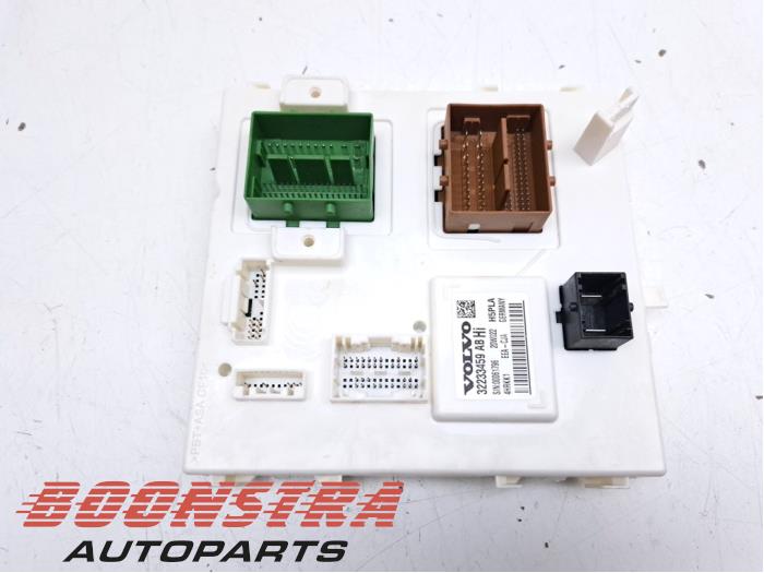 Gebruikte Comfort Module Volvo S60 III (ZS) 2.0 T8 16V Twin Engine AWD Prijs € 144,95 Margeregeling aangeboden door Boonstra Autoparts