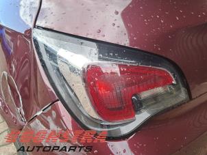 Gebruikte Achterlicht links Opel Adam 1.2 16V Prijs € 69,00 Margeregeling aangeboden door Boonstra Autoparts