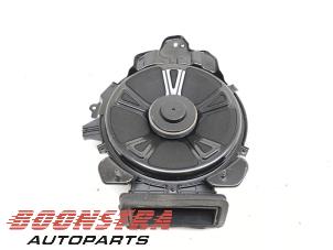 Gebruikte Subwoofer Volvo S60 III (ZS) 2.0 T8 16V Twin Engine AWD Prijs € 119,95 Margeregeling aangeboden door Boonstra Autoparts