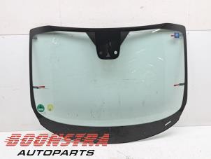 Gebruikte Ruit voor Ford Transit Custom 2.0 TDCi 16V Eco Blue 170 Prijs € 355,95 Margeregeling aangeboden door Boonstra Autoparts