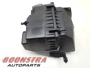 Gebruikte Luchtfilterhuis Jaguar F-Pace 2.0 D 180 16V AWD Prijs € 74,95 Margeregeling aangeboden door Boonstra Autoparts
