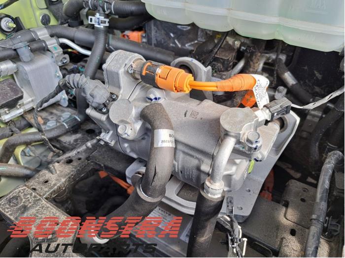 Gebruikte Aircopomp Volvo EX30 Single Motor Extended Range 69 kWh Prijs € 595,00 Margeregeling aangeboden door Boonstra Autoparts