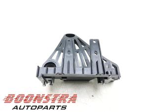 Gebruikte Steun (diversen) Tesla Model 3 Long Range, Performance AWD Prijs € 24,95 Margeregeling aangeboden door Boonstra Autoparts