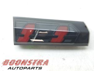 Gebruikte Achterlicht links Peugeot 2008 (UD/UK/UR/US/UX) e-2008 50 kWh Prijs € 59,00 Margeregeling aangeboden door Boonstra Autoparts