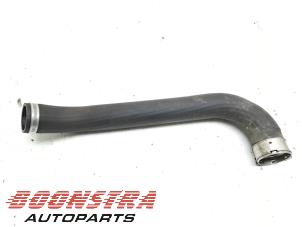 Gebruikte Intercooler Buis Ford Focus 4 1.0 Ti-VCT EcoBoost 12V 125 Prijs € 44,95 Margeregeling aangeboden door Boonstra Autoparts