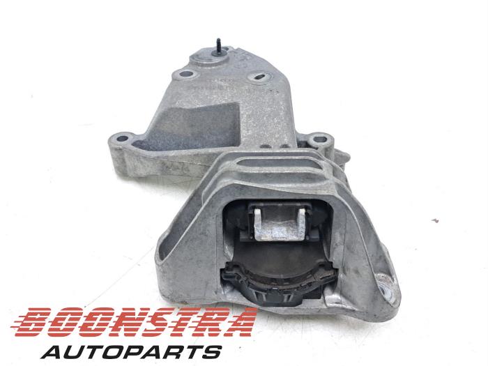Gebruikte Motorrubber Nissan Qashqai (J11) 1.3 DIG-T 140 16V Prijs € 49,95 Inclusief btw aangeboden door Boonstra Autoparts