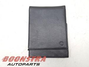 Gebruikte Instructie Boekje Volkswagen Up! (121) 1.0 12V 75 Prijs € 29,95 Margeregeling aangeboden door Boonstra Autoparts