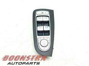 Gebruikte Schakelaar Elektrisch Raam Mercedes GLC (X253) 2.2 250d 16V BlueTEC 4-Matic Prijs € 58,95 Margeregeling aangeboden door Boonstra Autoparts