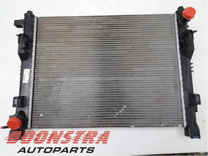 Gebruikte Radiateur Renault Captur I (2R) 1.3 TCE 150 16V Prijs € 98,95 Margeregeling aangeboden door Boonstra Autoparts