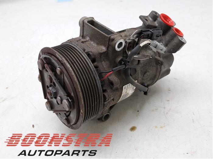 Gebruikte Pomp Airco Renault Captur I (2R) 1.3 TCE 150 16V Prijs € 64,95 Margeregeling aangeboden door Boonstra Autoparts