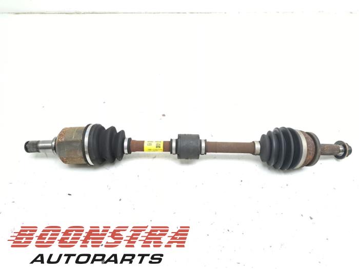 Gebruikte Steekas links-voor Kia Stonic (YB) 1.0i T-GDi 12V Prijs € 54,95 Margeregeling aangeboden door Boonstra Autoparts