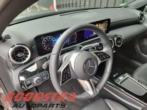 Gebruikte Stuurwiel Mercedes A Limousine (177.1) 1.3 A-180 Turbo Mild Hybrid Prijs € 349,00 Margeregeling aangeboden door Boonstra Autoparts