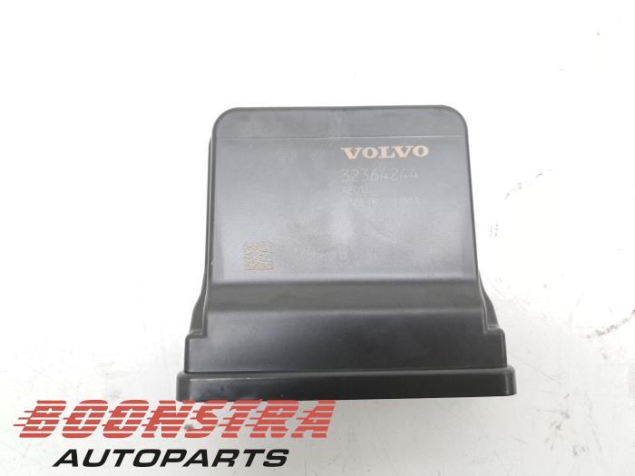 Gebruikte Bluetooth module Volvo XC40 (XZ) 2.0 B4 16V Mild Hybrid Autom. Prijs € 149,00 Margeregeling aangeboden door Boonstra Autoparts