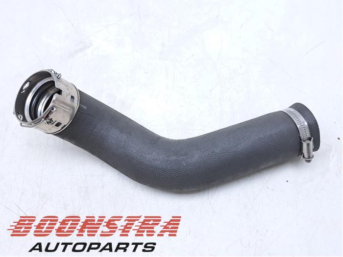 Gebruikte Intercooler Slang Renault Master III (MA/MB/MC/MD/MH/MF/MG/MH) 2.3 dCi 135 16V FWD Prijs € 59,29 Inclusief btw aangeboden door Boonstra Autoparts