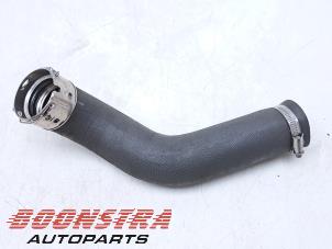 Gebruikte Intercooler Slang Renault Master III (MA/MB/MC/MD/MH/MF/MG/MH) 2.3 dCi 135 16V FWD Prijs € 59,29 Inclusief btw aangeboden door Boonstra Autoparts