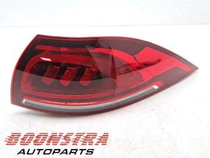 Gebruikte Achterlicht rechts Mercedes GLE (V167) 400d 2.9 4-Matic Prijs € 249,00 Margeregeling aangeboden door Boonstra Autoparts