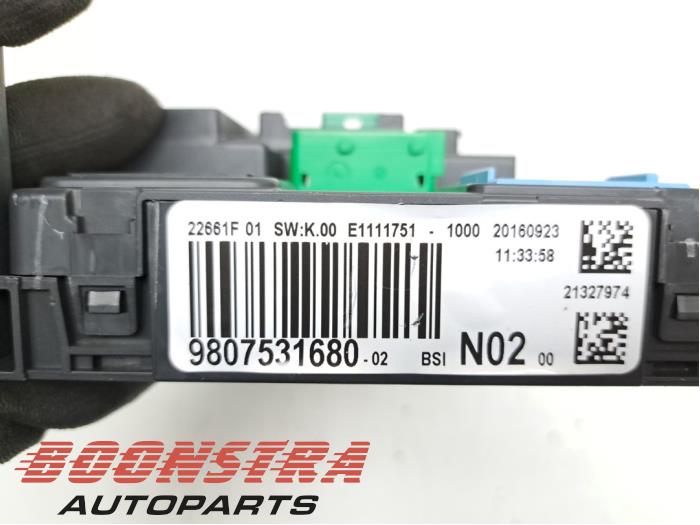 Computer Body Control van een Citroën C4 Cactus (0B/0P) 1.2 PureTech 82 12V 2017