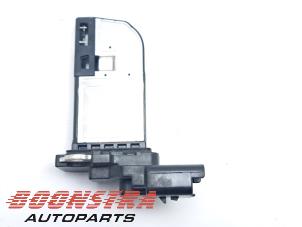 Gebruikte Luchtmassameter Peugeot Partner (GC/GF/GG/GJ/GK) 1.6 BlueHDI 75 Prijs € 29,95 Inclusief btw aangeboden door Boonstra Autoparts