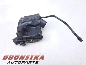 Gebruikte Luchtfilterhuis Opel Adam 1.2 16V Prijs € 48,95 Margeregeling aangeboden door Boonstra Autoparts