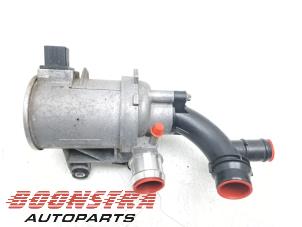 Gebruikte Waterpomp Mercedes GLC (X253) 2.0 260 16V 4-Matic Prijs € 149,95 Margeregeling aangeboden door Boonstra Autoparts
