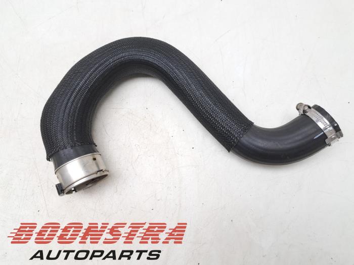 Gebruikte Intercooler Slang Opel Grandland (X) 1.6 Turbo 16V Hybrid Prijs € 29,95 Margeregeling aangeboden door Boonstra Autoparts