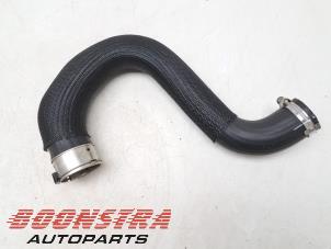 Gebruikte Intercooler Slang Opel Grandland (X) 1.6 Turbo 16V Hybrid Prijs € 29,95 Margeregeling aangeboden door Boonstra Autoparts