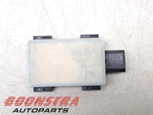 Gebruikte Dode hoek sensor Kia Niro II (SG2) 1.6 GDI Hybrid Prijs € 144,59 Margeregeling aangeboden door Boonstra Autoparts