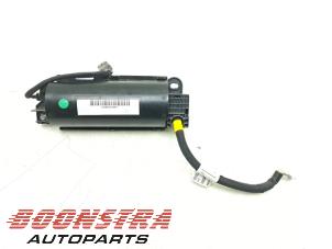 Gebruikte Start/stop condensator Opel Vivaro 2.0 Diesel 145 Prijs € 109,95 Inclusief btw aangeboden door Boonstra Autoparts