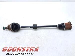 Gebruikte Aandrijfas rechts-voor Skoda Kamiq 1.0 TSI 12V Prijs € 195,00 Margeregeling aangeboden door Boonstra Autoparts