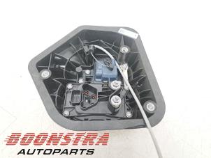 Gebruikte Oplaadpunt stekker aansluiting Tesla Model 3 Standard RWD Plus, Long Range RWD Prijs € 129,95 Margeregeling aangeboden door Boonstra Autoparts