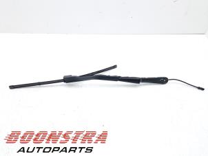 Gebruikte Ruitenwisserarm voor BMW 4 serie (G23) 420i 2.0 TwinPower Turbo 16V Prijs € 24,94 Inclusief btw aangeboden door Boonstra Autoparts