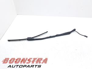 Gebruikte Ruitenwisserarm voor BMW 4 serie (G23) 420i 2.0 TwinPower Turbo 16V Prijs € 24,94 Inclusief btw aangeboden door Boonstra Autoparts