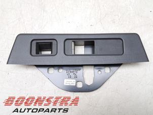 Gebruikte Cabriodak vergrendelslot BMW 4 serie (G23) 420i 2.0 TwinPower Turbo 16V Prijs € 34,94 Inclusief btw aangeboden door Boonstra Autoparts