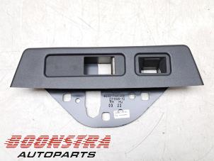 Gebruikte Cabriodak vergrendelslot BMW 4 serie (G23) 420i 2.0 TwinPower Turbo 16V Prijs € 34,94 Inclusief btw aangeboden door Boonstra Autoparts