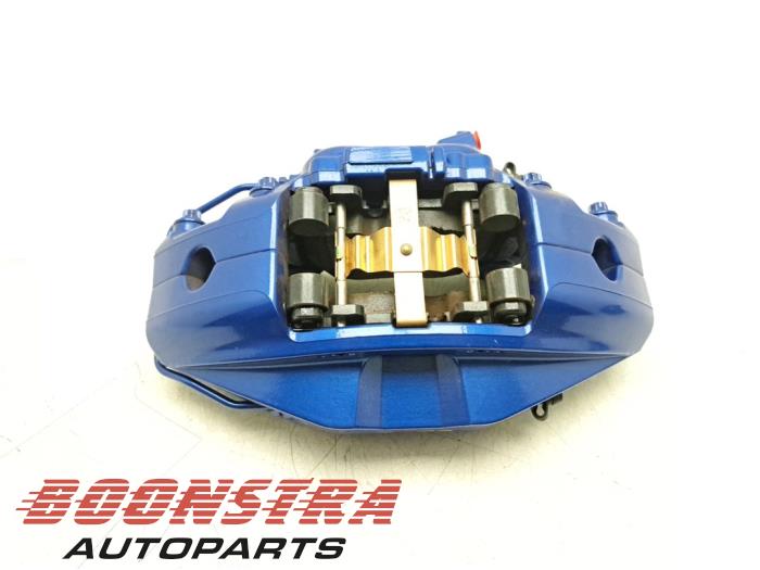 Remklauw (Tang) rechts-voor van een BMW 4 serie (G23) 420i 2.0 TwinPower Turbo 16V 2022