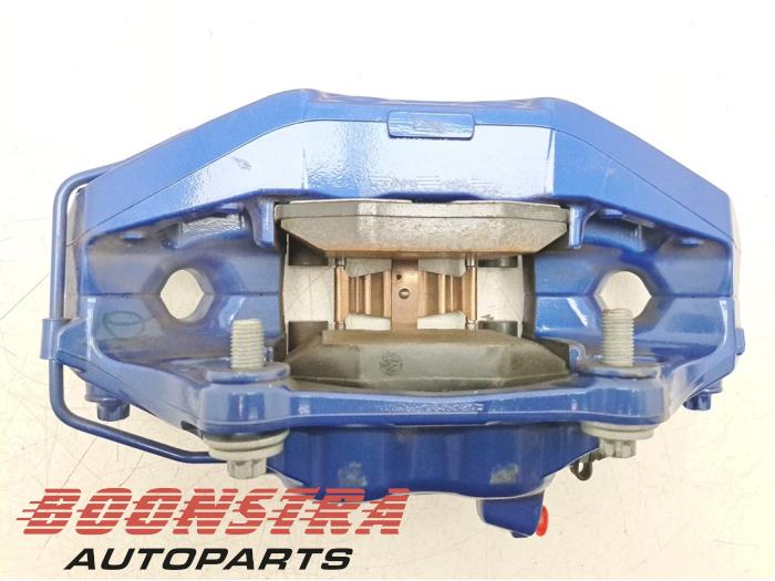 Remklauw (Tang) rechts-voor van een BMW 4 serie (G23) 420i 2.0 TwinPower Turbo 16V 2022