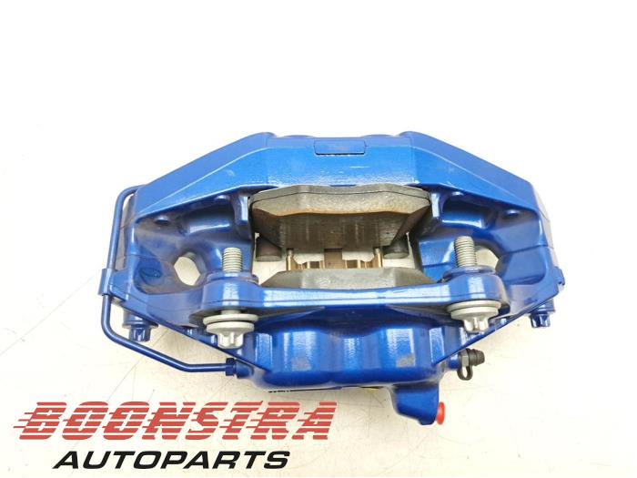 Remklauw (Tang) rechts-voor van een BMW 4 serie (G23) 420i 2.0 TwinPower Turbo 16V 2022