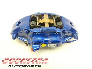 Gebruikte Remklauw (Tang) rechts-voor BMW 4 serie (G23) 420i 2.0 TwinPower Turbo 16V Prijs € 332,94 Inclusief btw aangeboden door Boonstra Autoparts