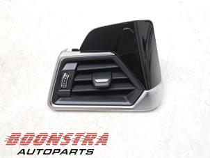 Gebruikte Luchtrooster Dashboard BMW 4 serie (G23) 420i 2.0 TwinPower Turbo 16V Prijs € 39,94 Inclusief btw aangeboden door Boonstra Autoparts